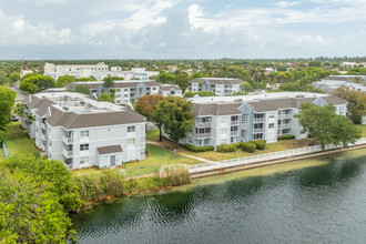 LeClub at Saga Bay in Miami, FL - Building Photo - Building Photo