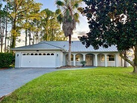 30 Pine Tree Dr in Palm Coast, FL - Building Photo