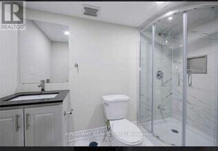 29 Burnstown Cir in Brampton, ON - Building Photo - Building Photo