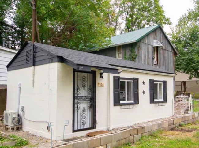 property at 1142 E Kentucky St