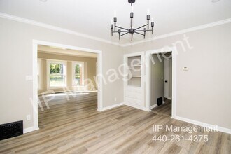 29396 Detroit Rd in Westlake, OH - Building Photo - Building Photo