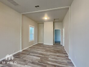 355 Henry St in Oakland, CA - Building Photo - Building Photo