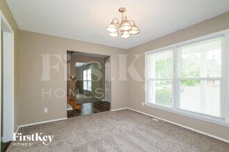 12215 Centerbrook Dr in Florissant, MO - Building Photo - Building Photo