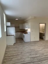 464 Howe Ave, Unit 3A in Shelton, CT - Foto de edificio - Building Photo