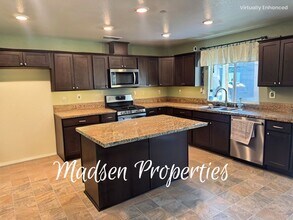 61 Magnesio St in Oroville, CA - Building Photo - Building Photo