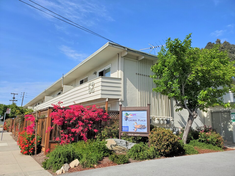 zLaurel Place Apartments in San Mateo, CA - Building Photo