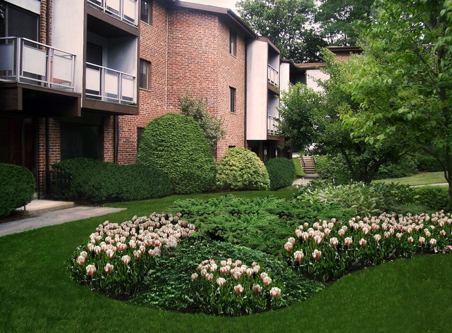 Imperial Village Apartments in Shrewsbury, MA - Building Photo - Building Photo