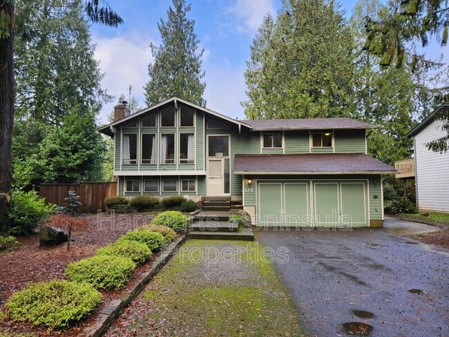 property at 573 Bridle View Ct NW
