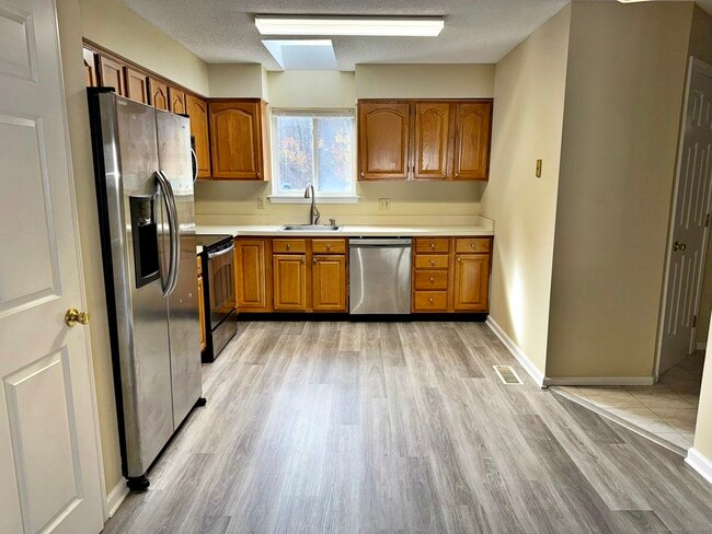 34 Ivy Grove Ct in Shelton, CT - Building Photo - Building Photo