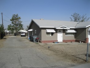 Sheriff Triplex in San Jacinto, CA - Building Photo - Building Photo