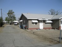 Sheriff Triplex in San Jacinto, CA - Foto de edificio - Building Photo