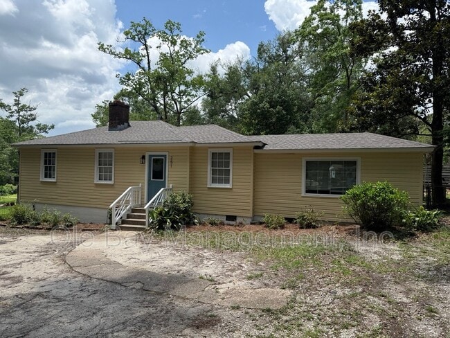 251 Azalea Cir W