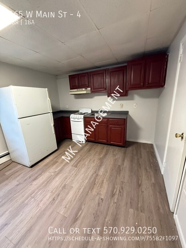 property at 565 W Main St