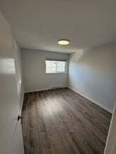 2549 Dowler Pl in Victoria, BC - Building Photo - Building Photo