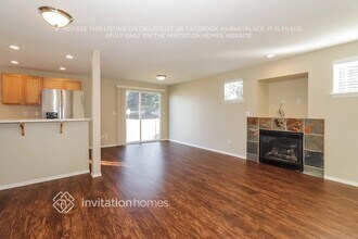 8523 160th St Ct E in Puyallup, WA - Foto de edificio - Building Photo