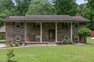 1301 Chert Pit Rd in Knoxville, TN - Building Photo