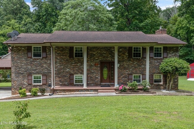 property at 1301 Chert Pit Rd