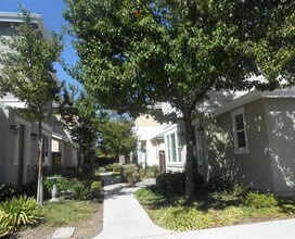 301 Toyon Ln in Vacaville, CA - Foto de edificio - Building Photo