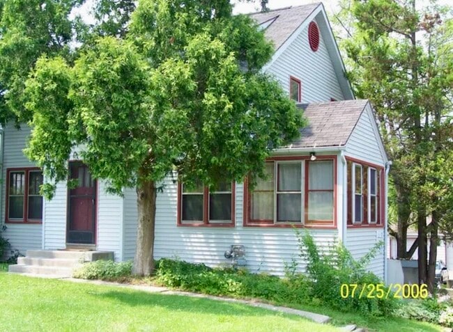 1060 Danby Rd, Unit 1060#2 in Ithaca, NY - Building Photo - Building Photo