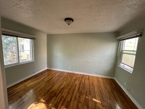 4227 Brockmont Ave NE in Albuquerque, NM - Building Photo - Building Photo