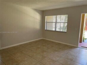 751 NW 104th Ave, Unit 103 in Pembroke Pines, FL - Building Photo - Building Photo