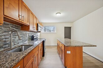 5725 Race St in Philadelphia, PA - Foto de edificio - Building Photo