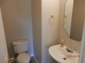 1402 Cypress Cove St in La Porte, TX - Building Photo - Building Photo