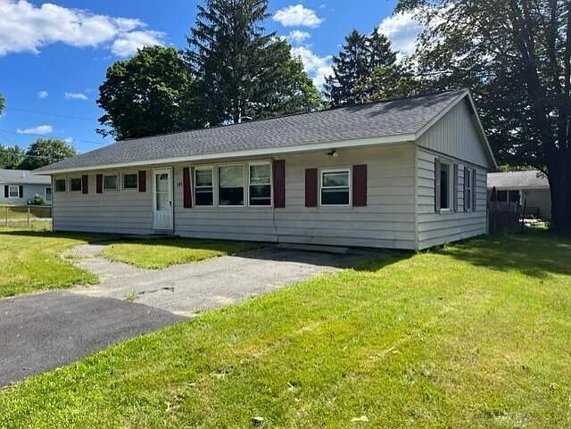 149 Lyman St in Westborough, MA - Foto de edificio