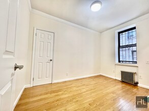 WEST 45 STREET in New York, NY - Foto de edificio - Building Photo