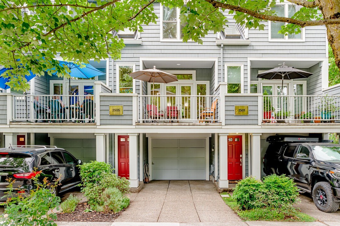 2505 NW Thurman St in Portland, OR - Building Photo