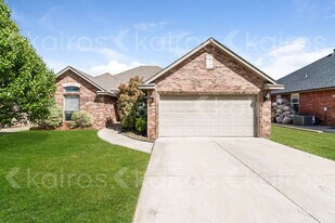 4804 Doe Run Dr in Yukon, OK - Building Photo