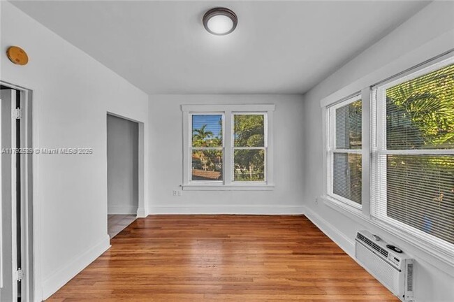 529 NE 66th St in Miami, FL - Building Photo - Building Photo