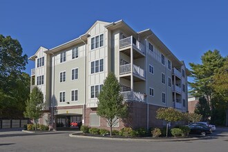 Franklin Center Commons in Franklin, MA - Foto de edificio - Building Photo