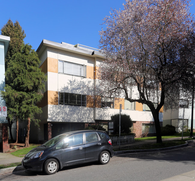 Palomar Apartments in Vancouver, BC - Building Photo - Building Photo