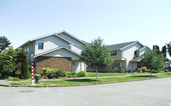 8854 Midvale Ave N in Seattle, WA - Foto de edificio - Building Photo