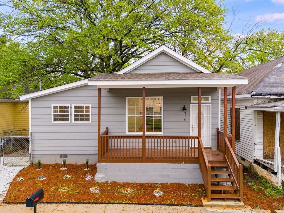 926 Welch St SW in Atlanta, GA - Building Photo
