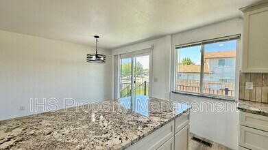1603 Eagle St in West Richland, WA - Building Photo - Building Photo