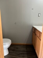 1715 Dainesway Dr in Valparaiso, IN - Foto de edificio - Building Photo