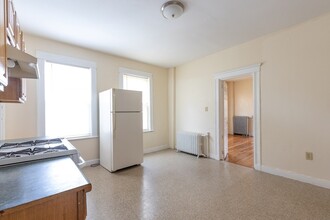 16 Roxton St, Unit 2 in Boston, MA - Building Photo - Building Photo