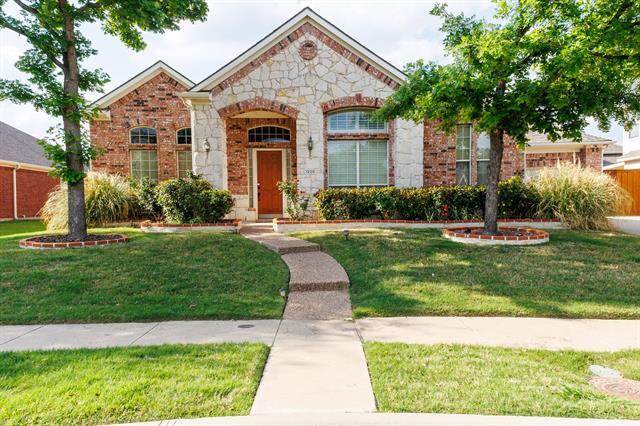 1220 Apache Lake Dr in Carrollton, TX - Building Photo