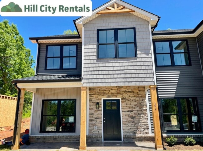 property at 102 Sunburst Villa Dr