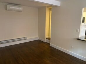 38 Phillips St, Unit B in Boston, MA - Foto de edificio - Building Photo