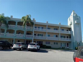 2331 Finlandia Ln in Clearwater, FL - Building Photo