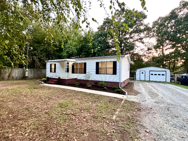 413 Elm Ln in Beechgrove, TN - Building Photo - Building Photo