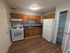 215 Blake St in New Haven, CT - Building Photo - Building Photo