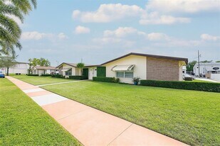 3520 Polk St in Hollywood, FL - Building Photo