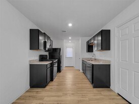 1043 Brighton Orchards Ln in Magnolia, TX - Building Photo