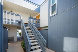 8 Antigua Ct in Coronado, CA - Foto de edificio - Building Photo