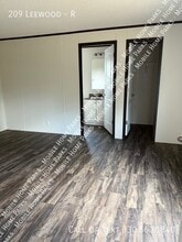 209 Leewood Dr in New Kensington, PA - Building Photo - Building Photo