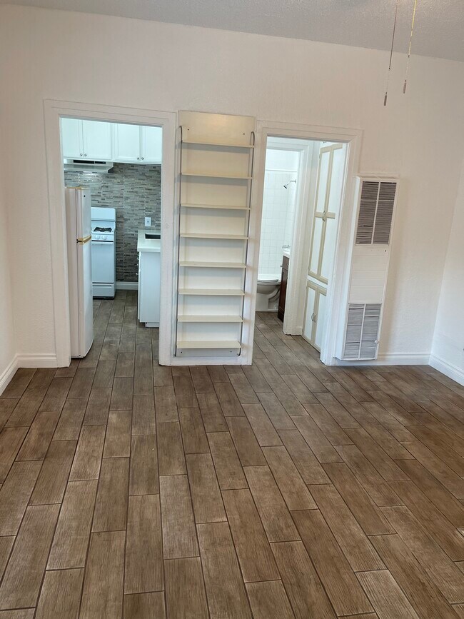2663 Zoe Ave in Huntington Park, CA - Building Photo - Building Photo